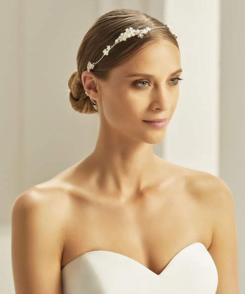 Bianco Evento bridal headpiece 3026 (1)